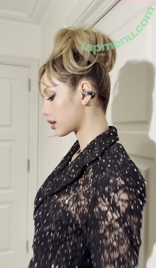 Lisa Blackpink nude photo #2171 (Lisa Blackpink)