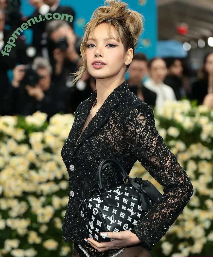 Lisa Blackpink nude photo #2222 (Lisa Blackpink)