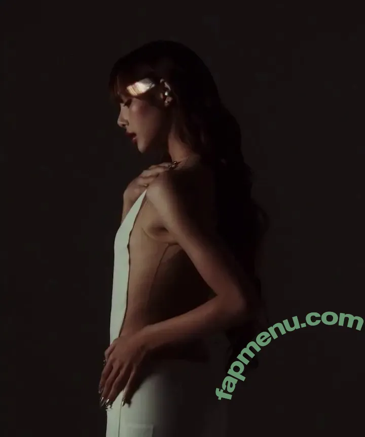 Lisa Blackpink nude photo #2255 (Lisa Blackpink)