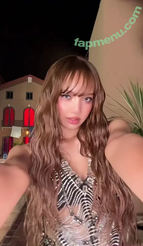 Lisa Blackpink nude photo #2328 (Lisa Blackpink)