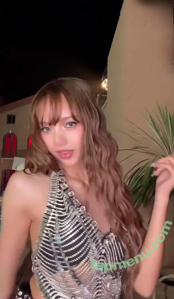 Lisa Blackpink nude photo #2348 (Lisa Blackpink)