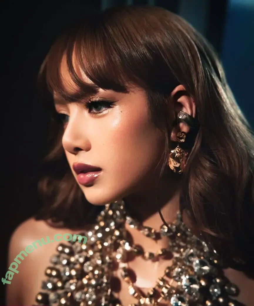Lisa Blackpink nude photo #2372 (Lisa Blackpink)
