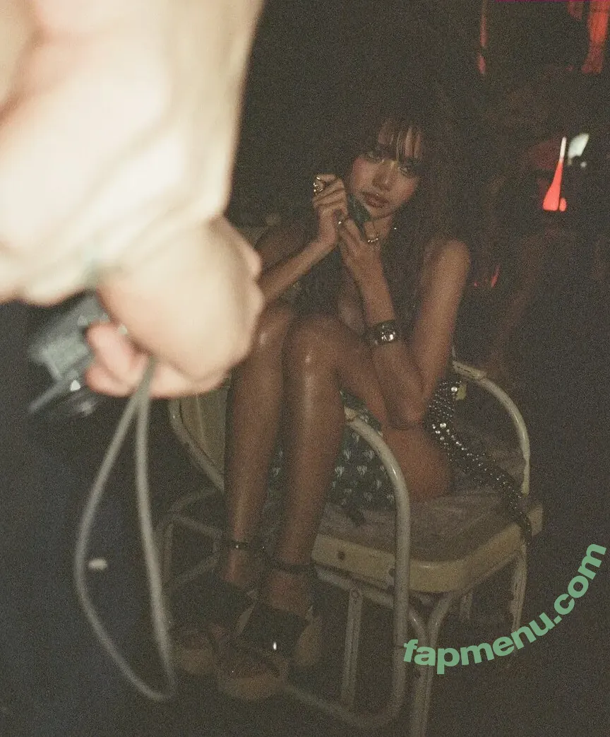 Lisa Blackpink nude photo #2381 (Lisa Blackpink)