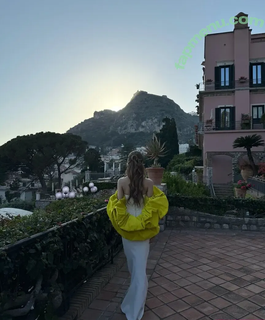 Lisa Blackpink nude photo #2405 (Lisa Blackpink)