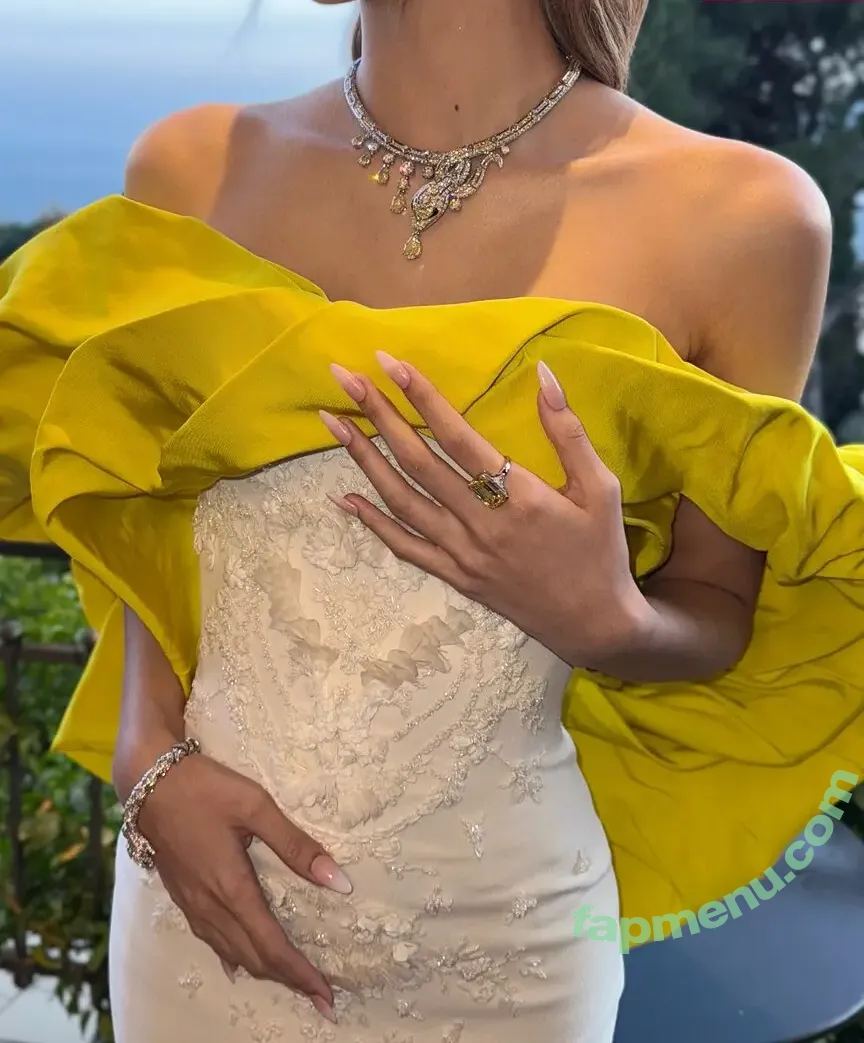 Lisa Blackpink nude photo #2413 (Lisa Blackpink)