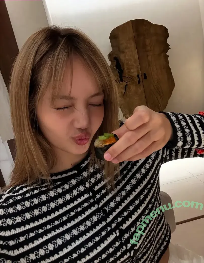 Lisa Blackpink nude photo #2444 (Lisa Blackpink)