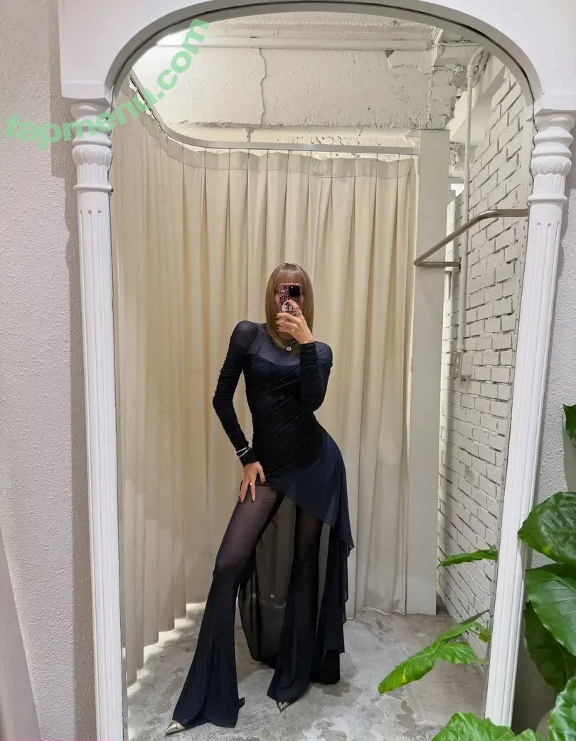 Lisa Blackpink nude photo #2697 (Lisa Blackpink)