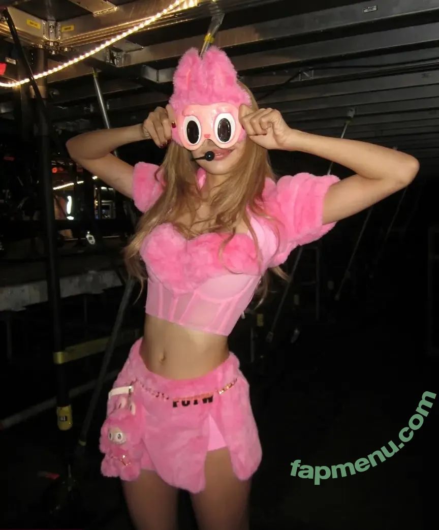 Lisa Blackpink nude photo #2711 (Lisa Blackpink)