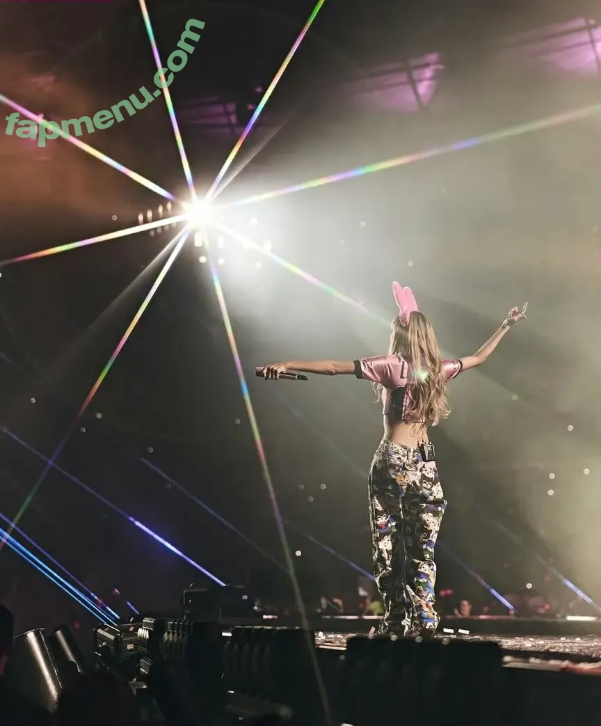 Lisa Blackpink nude photo #2721 (Lisa Blackpink)