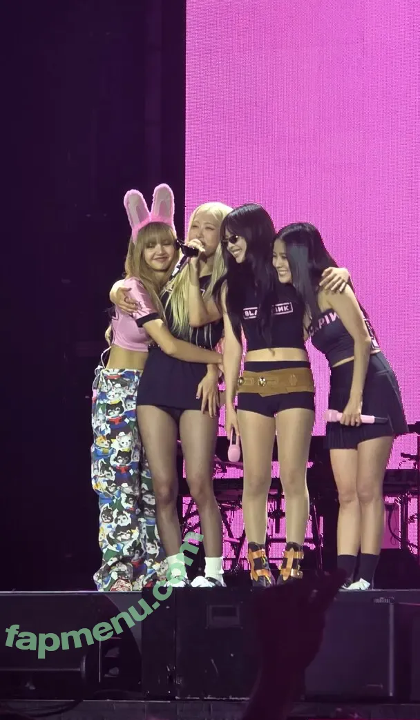 Lisa Blackpink nude photo #2744 (Lisa Blackpink)