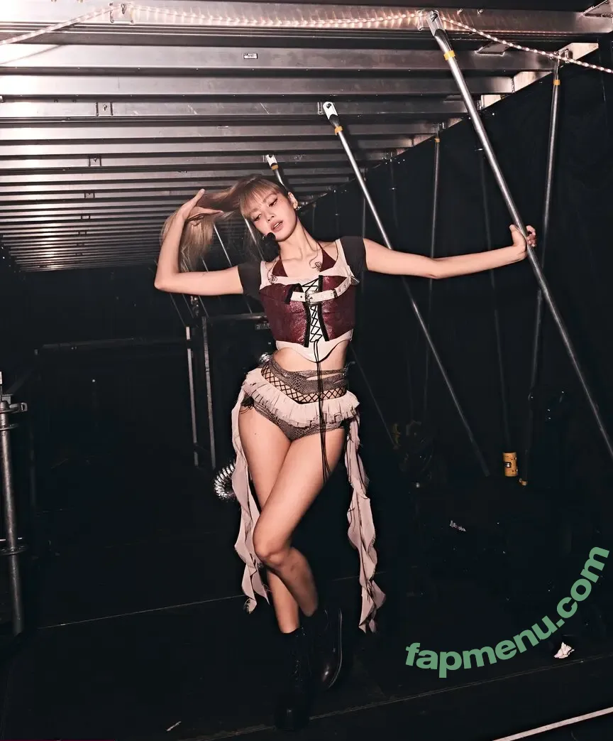 Lisa Blackpink nude photo #2776 (Lisa Blackpink)