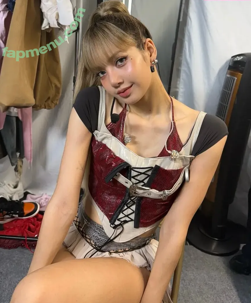 Lisa Blackpink nude photo #2788 (Lisa Blackpink)