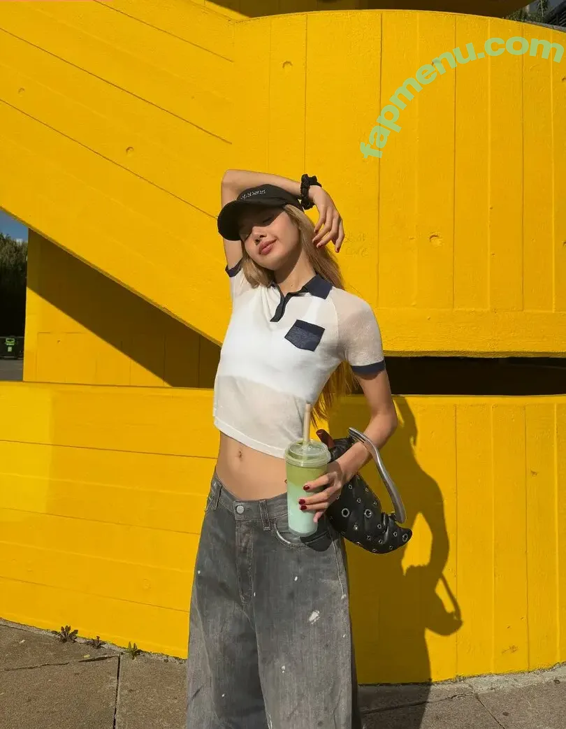 Lisa Blackpink nude photo #2795 (Lisa Blackpink)
