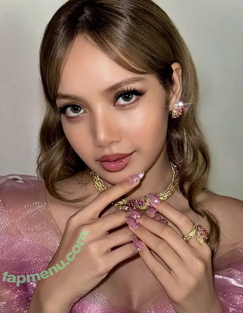 Lisa Blackpink nude photo #2801 (Lisa Blackpink)
