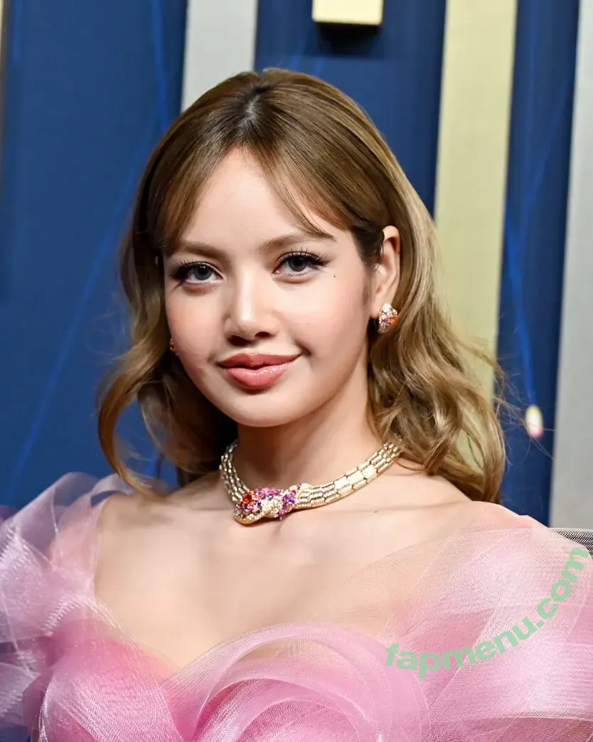 Lisa Blackpink nude photo #2824 (Lisa Blackpink)