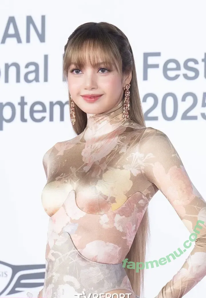 Lisa Blackpink nude photo #2842 (Lisa Blackpink)