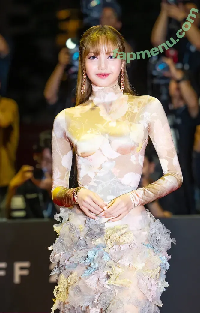 Lisa Blackpink nude photo #2848 (Lisa Blackpink)