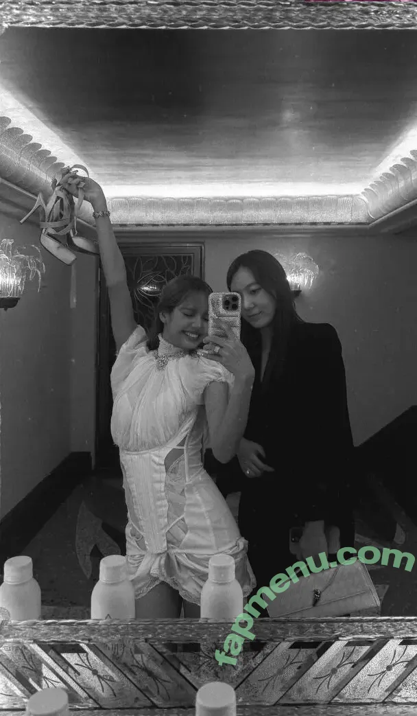 Lisa Blackpink nude photo #2883 (Lisa Blackpink)