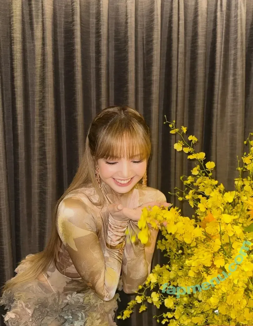 Lisa Blackpink nude photo #2926 (Lisa Blackpink)
