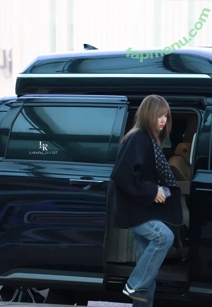 Lisa Blackpink nude photo #2931 (Lisa Blackpink)