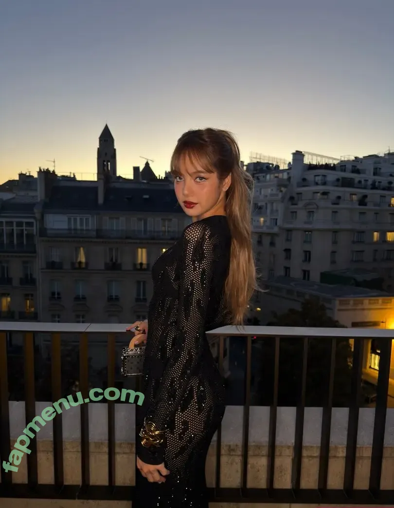 Lisa Blackpink nude photo #2970 (Lisa Blackpink)