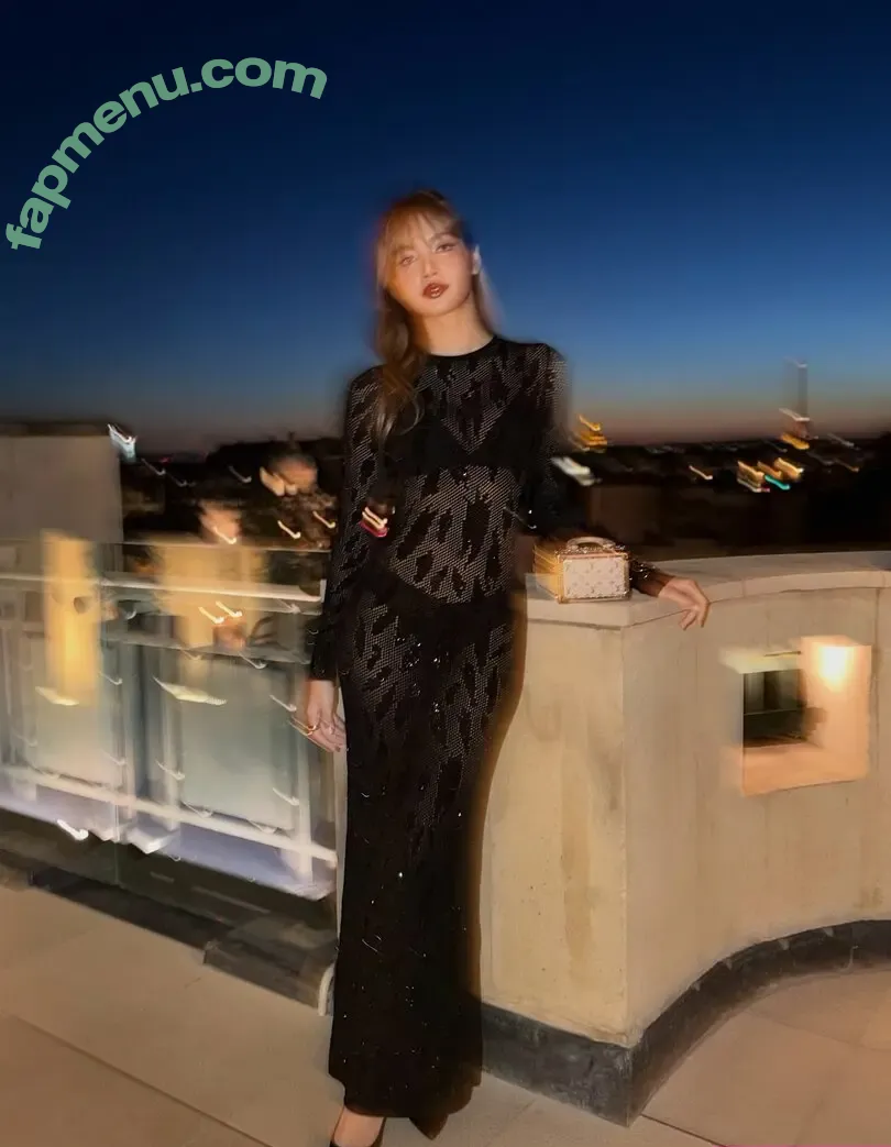 Lisa Blackpink nude photo #2977 (Lisa Blackpink)