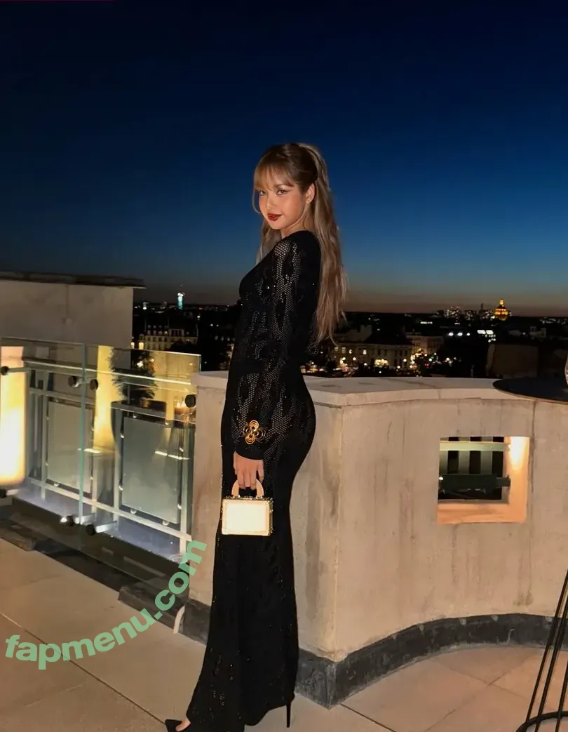 Lisa Blackpink nude photo #3010 (Lisa Blackpink)