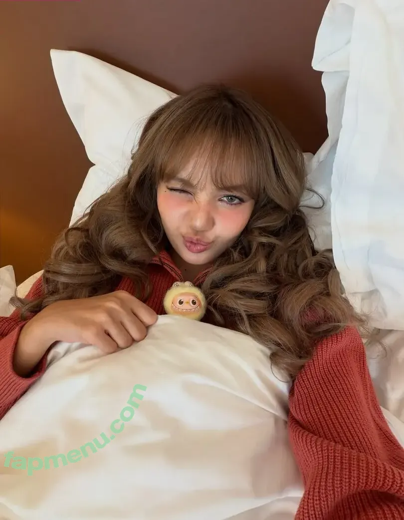 Lisa Blackpink nude photo #3020 (Lisa Blackpink)