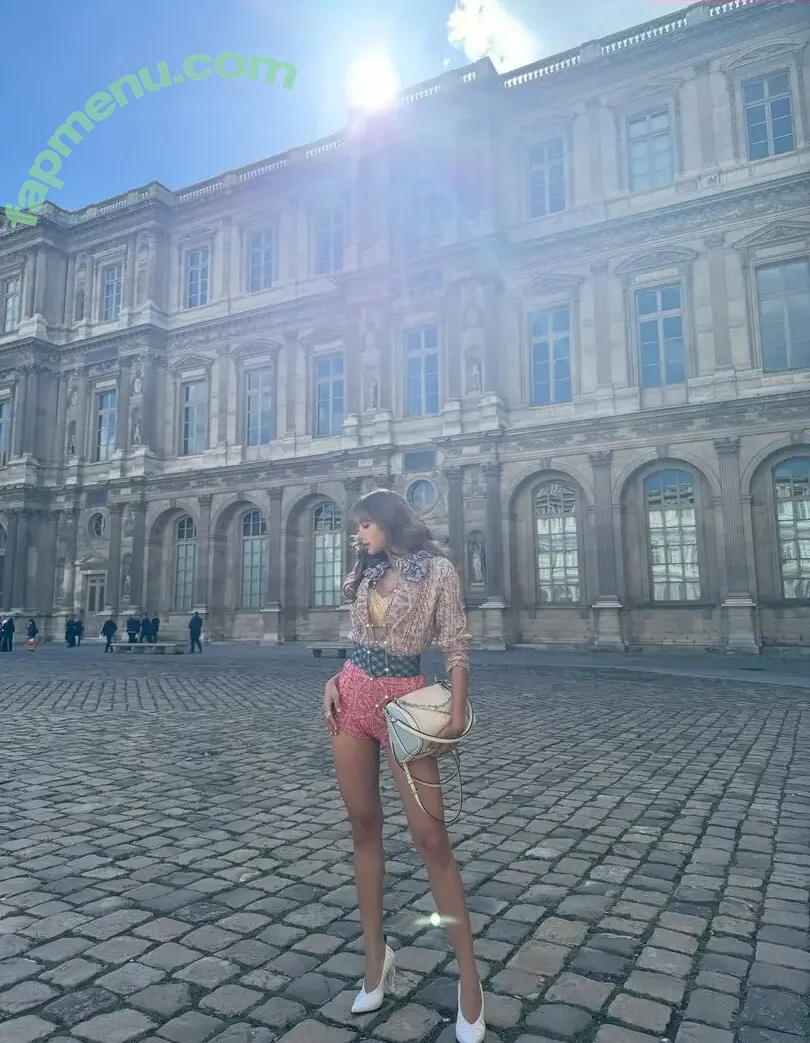 Lisa Blackpink nude photo #3022 (Lisa Blackpink)