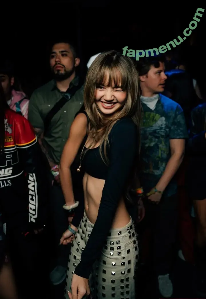Lisa Blackpink nude photo #3030 (Lisa Blackpink)