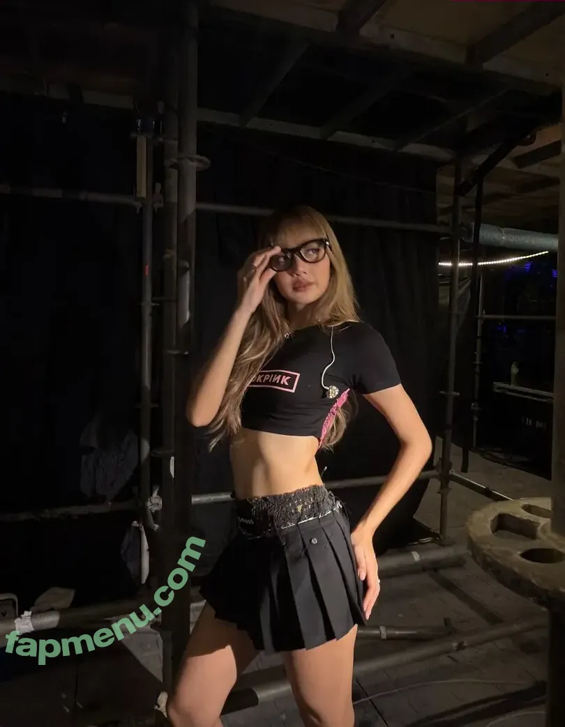 Lisa Blackpink nude photo #3044 (Lisa Blackpink)