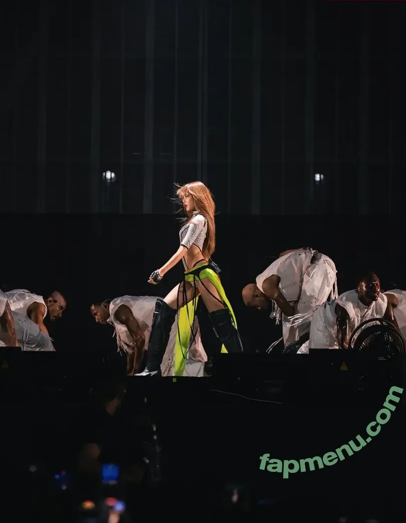 Lisa Blackpink nude photo #3051 (Lisa Blackpink)