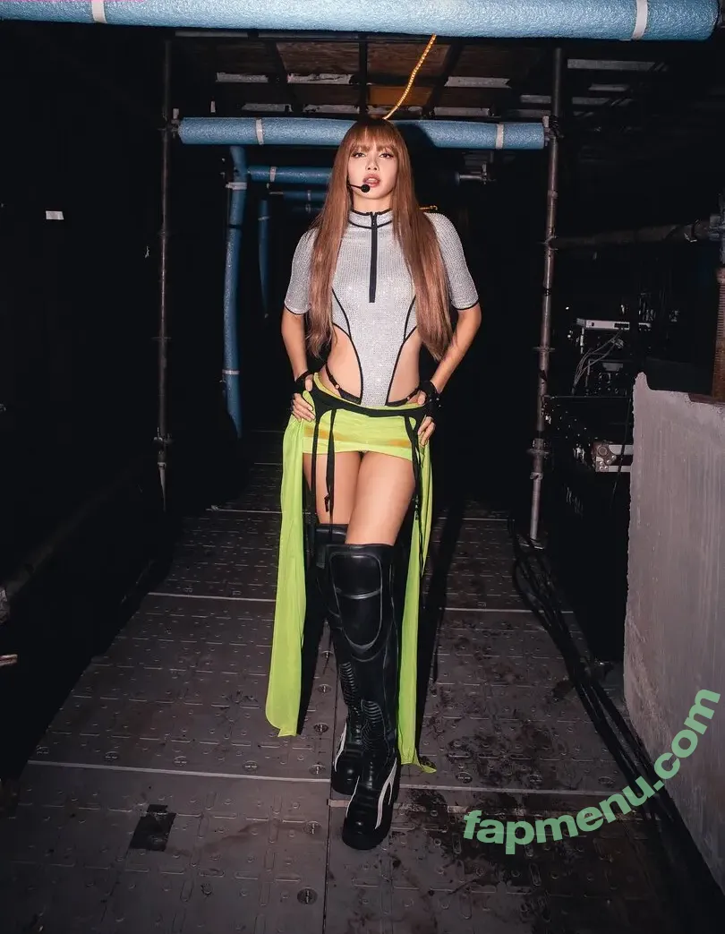 Lisa Blackpink nude photo #3053 (Lisa Blackpink)