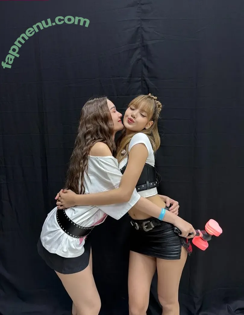 Lisa Blackpink nude photo #3071 (Lisa Blackpink)