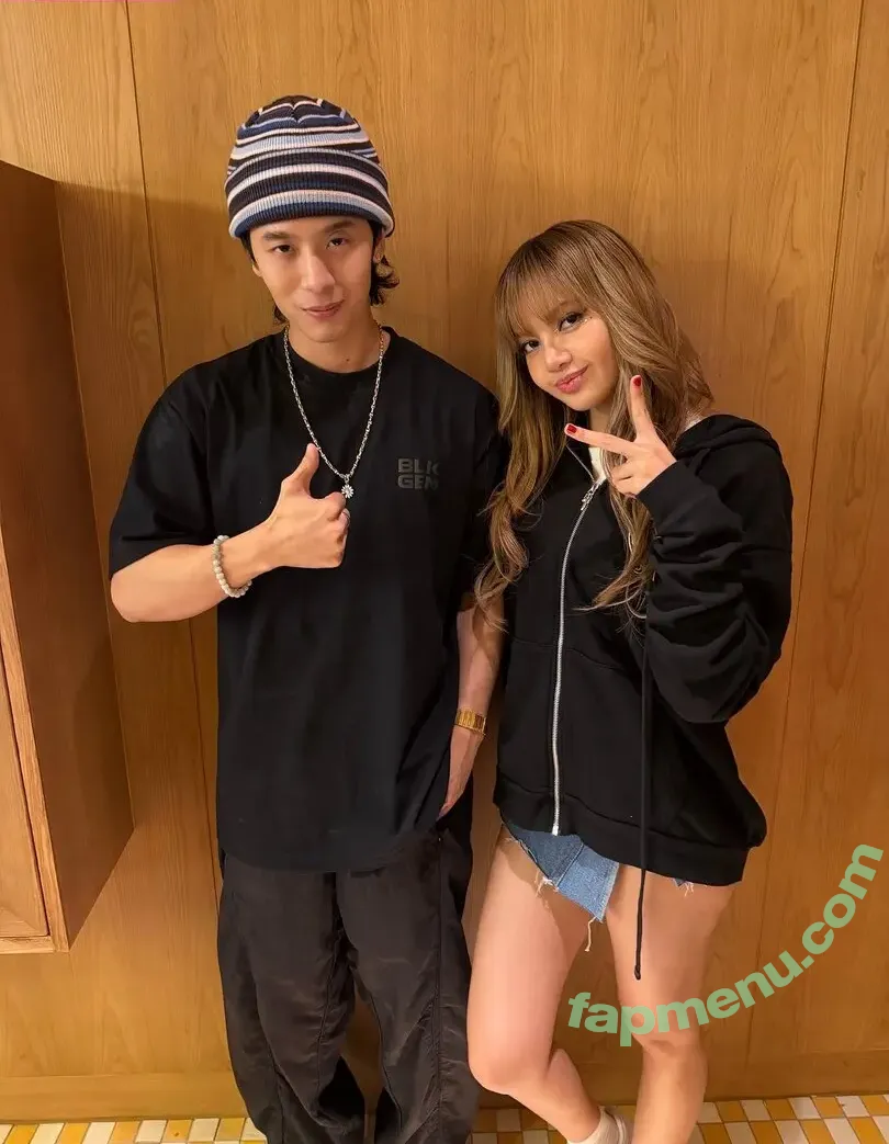 Lisa Blackpink nude photo #3074 (Lisa Blackpink)