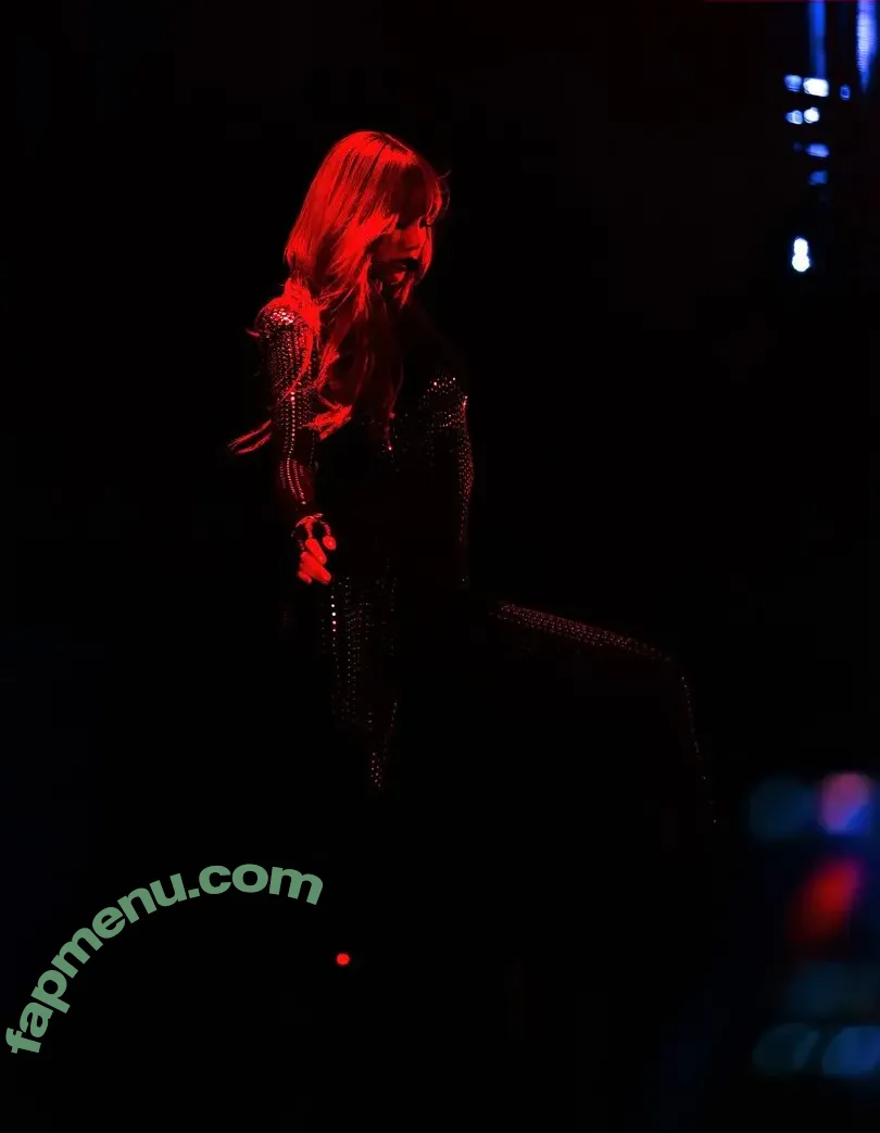 Lisa Blackpink nude photo #3154 (Lisa Blackpink)