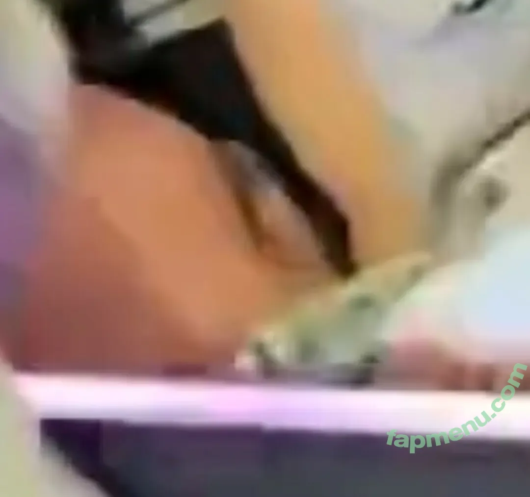 Lisa Blackpink nude photo #3156 (Lisa Blackpink)