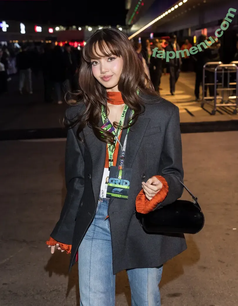 Lisa Blackpink nude photo #3162 (Lisa Blackpink)