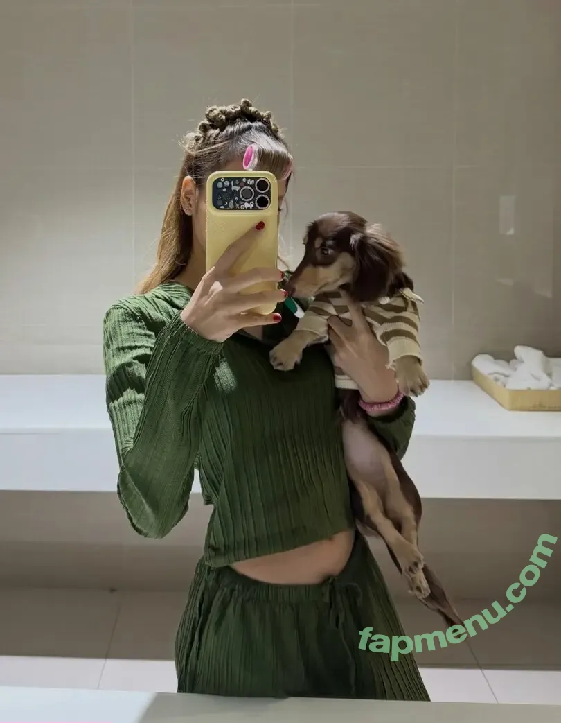 Lisa Blackpink nude photo #3167 (Lisa Blackpink)