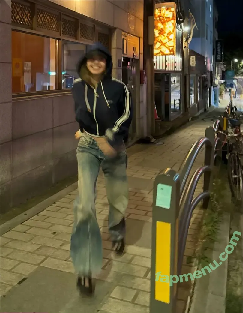 Lisa Blackpink nude photo #3171 (Lisa Blackpink)