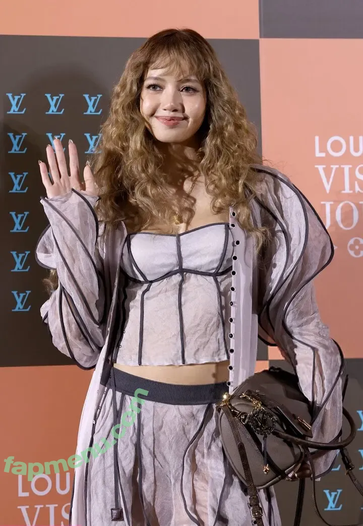 Lisa Blackpink nude photo #3206 (Lisa Blackpink)