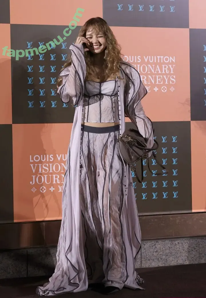 Lisa Blackpink nude photo #3222 (Lisa Blackpink)