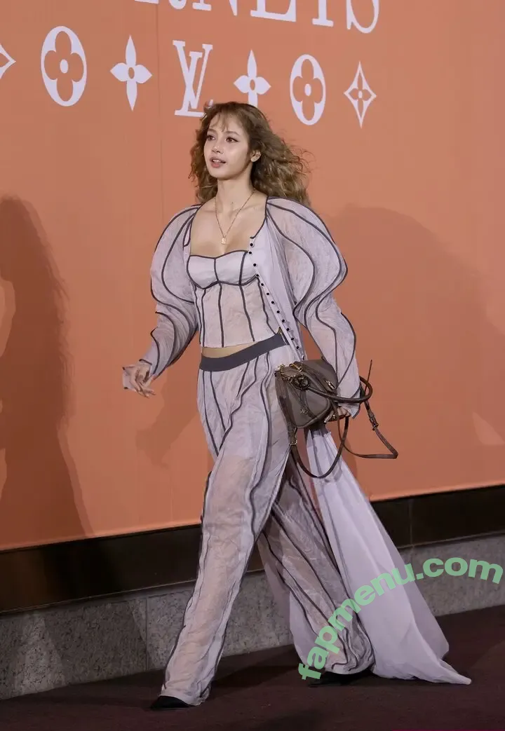 Lisa Blackpink nude photo #3227 (Lisa Blackpink)