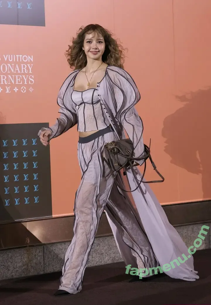 Lisa Blackpink nude photo #3229 (Lisa Blackpink)