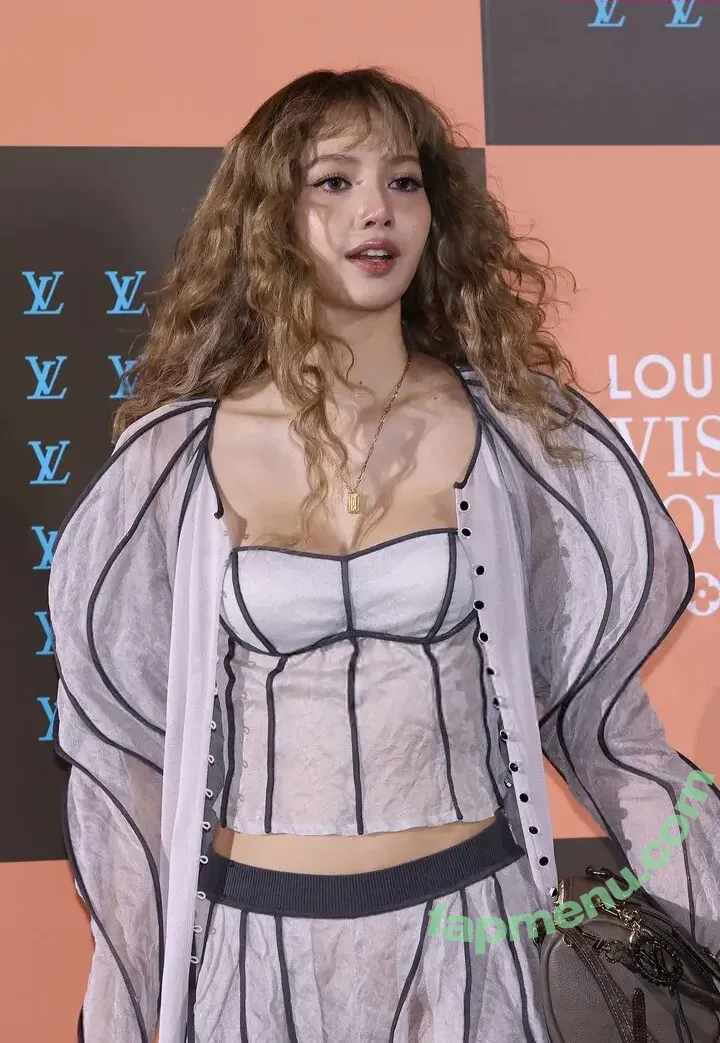 Lisa Blackpink nude photo #3238 (Lisa Blackpink)
