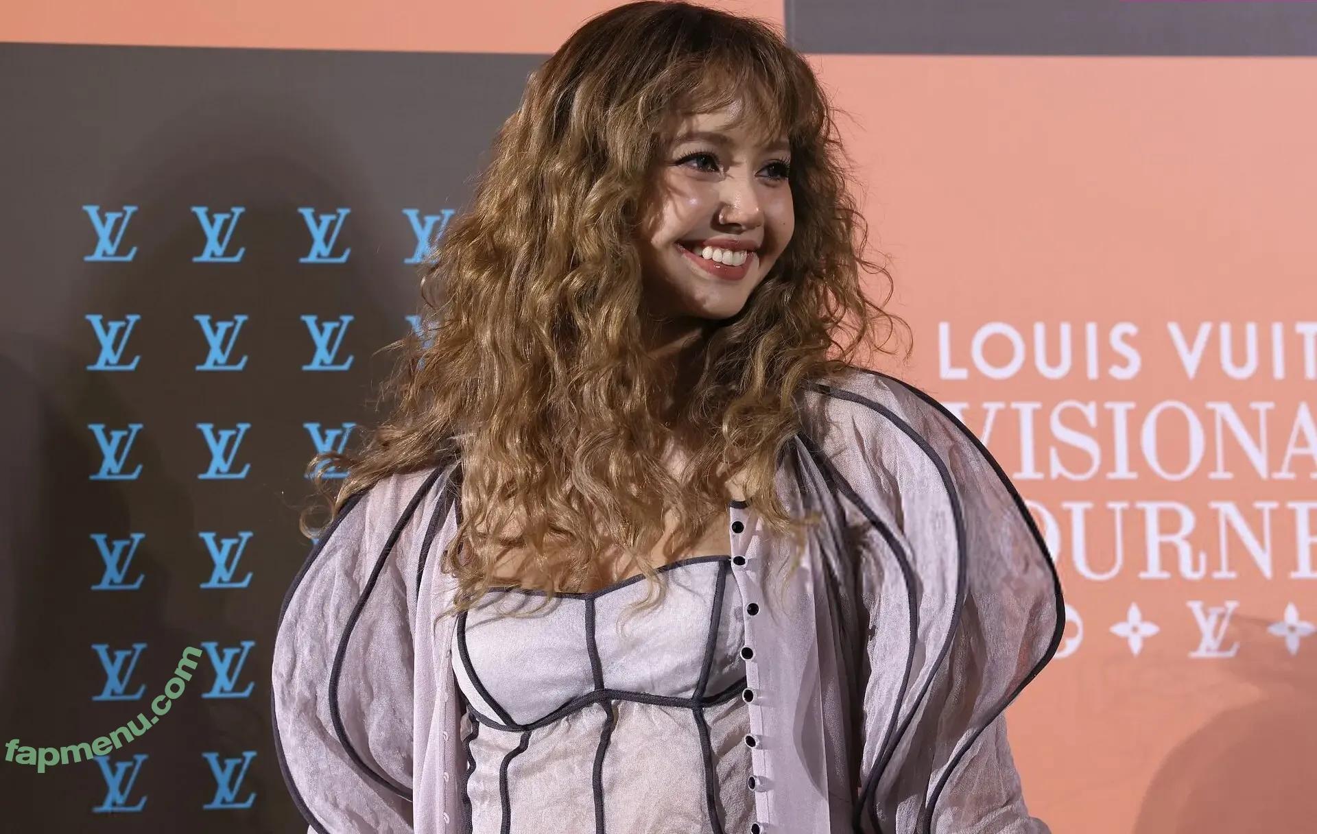 Lisa Blackpink nude photo #3239 (Lisa Blackpink)