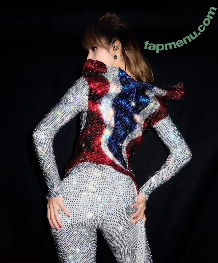 Lisa Blackpink nude photo #3241 (Lisa Blackpink)