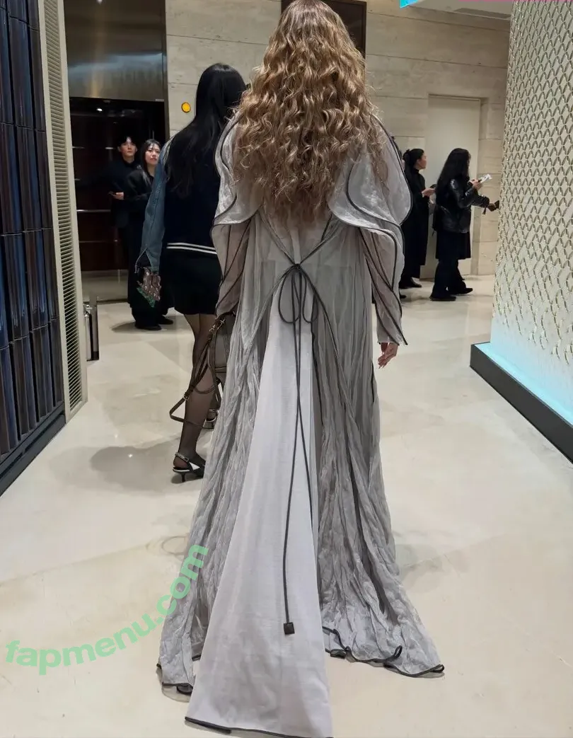 Lisa Blackpink nude photo #3248 (Lisa Blackpink)