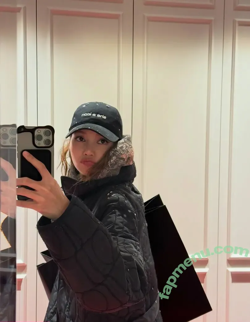 Lisa Blackpink nude photo #3378 (Lisa Blackpink)