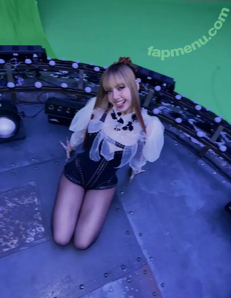 Lisa Blackpink nude photo #3387 (Lisa Blackpink)